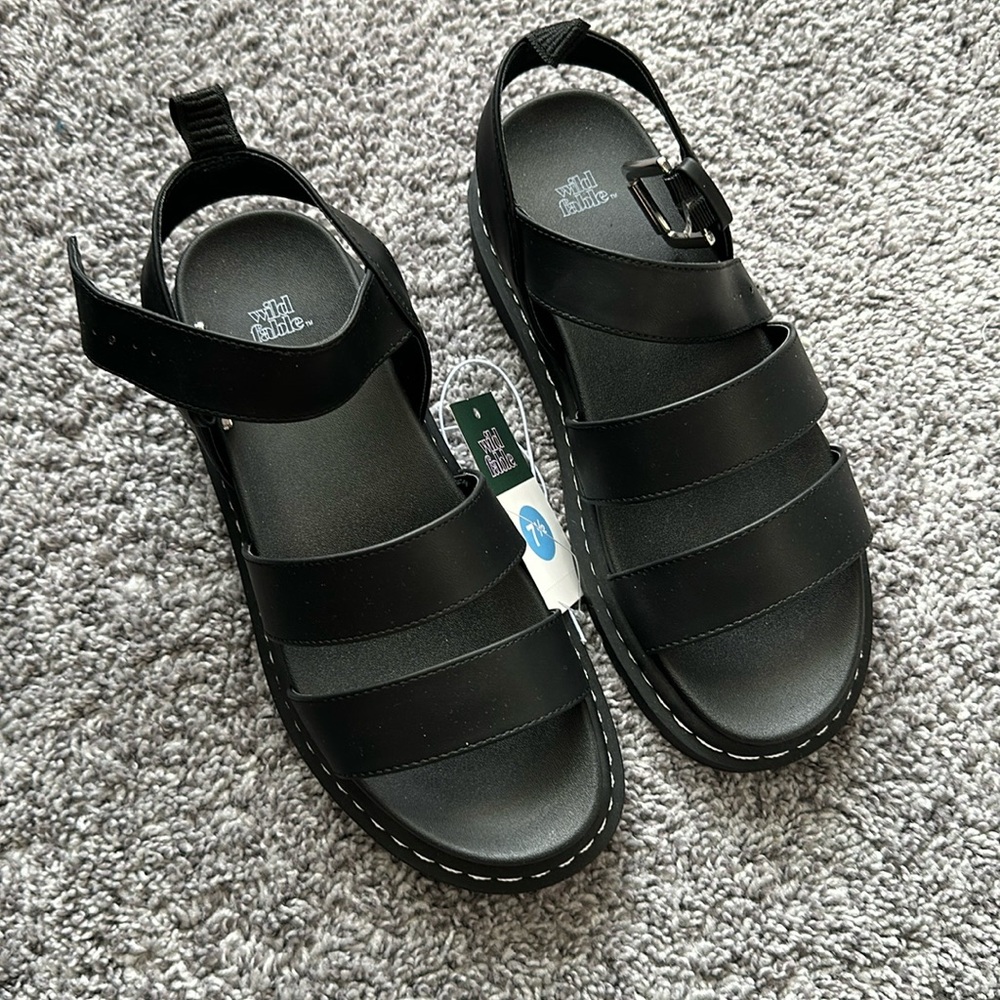 Wild Fable Black Sandals